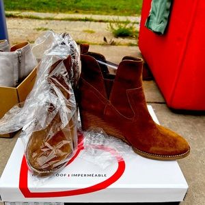 NEW NEVER WORN BOOTIES